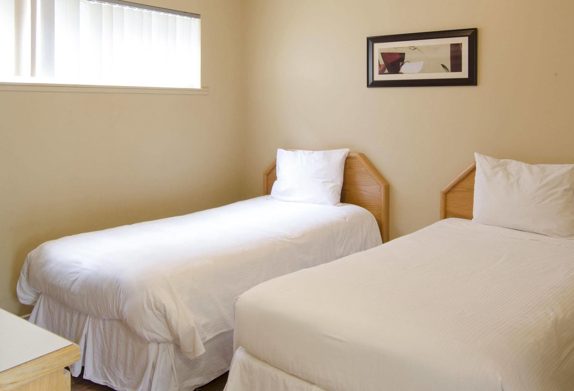 Tiki Shores Inn & Suites เพนทิกตัน ภายนอก รูปภาพ