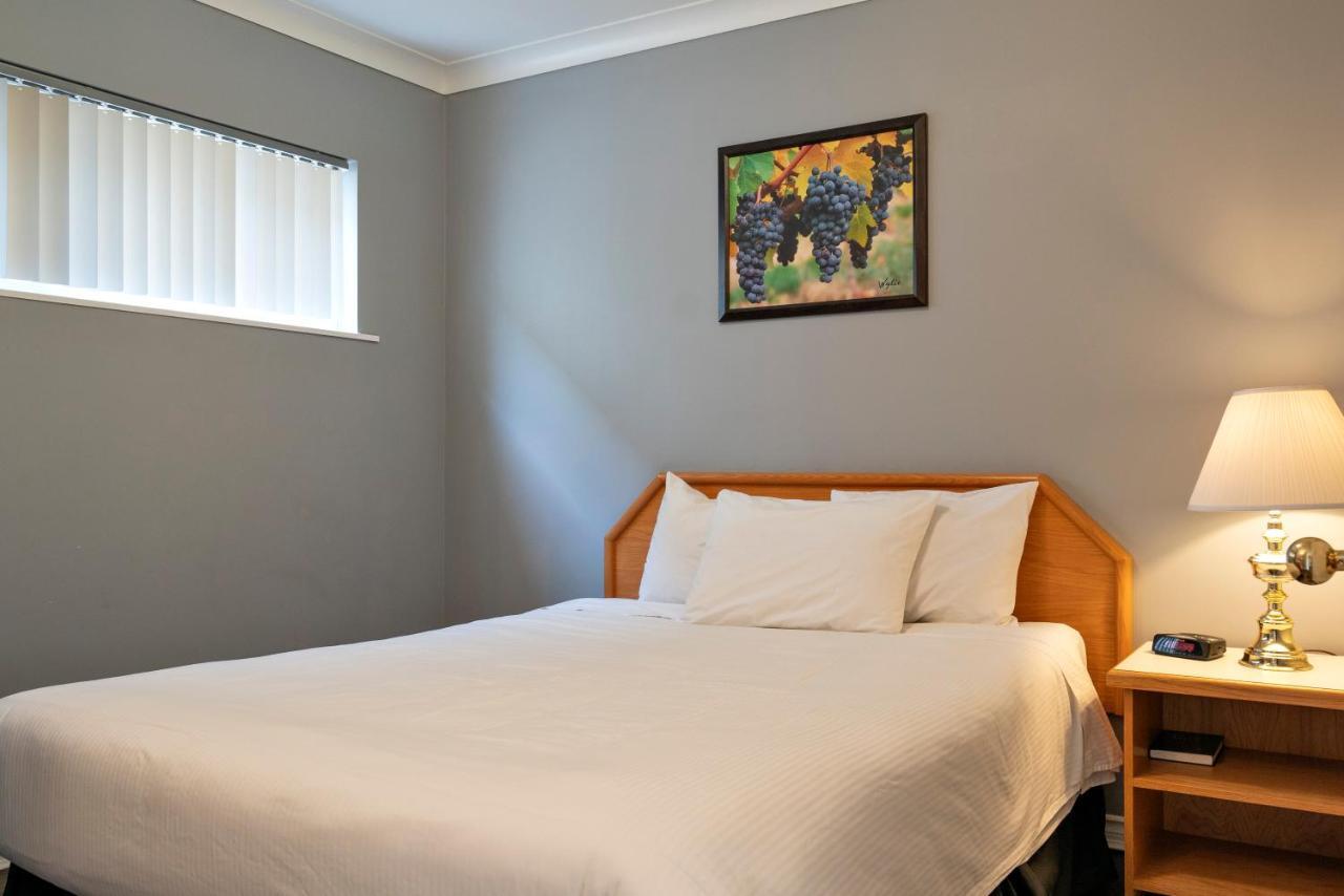 Tiki Shores Inn & Suites เพนทิกตัน ภายนอก รูปภาพ