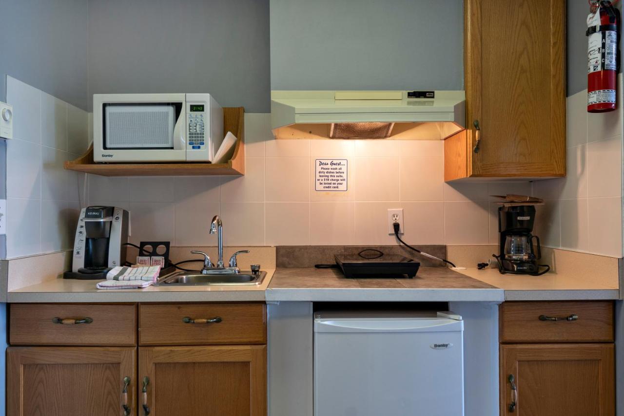 Tiki Shores Inn & Suites เพนทิกตัน ภายนอก รูปภาพ